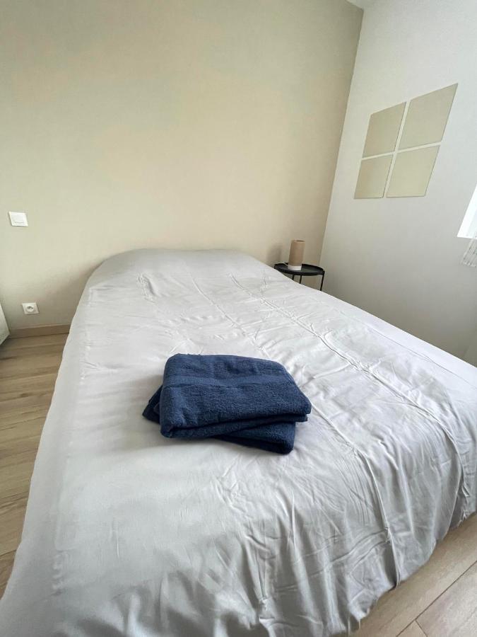La Pause Tranquille Apartment Tulle Bagian luar foto